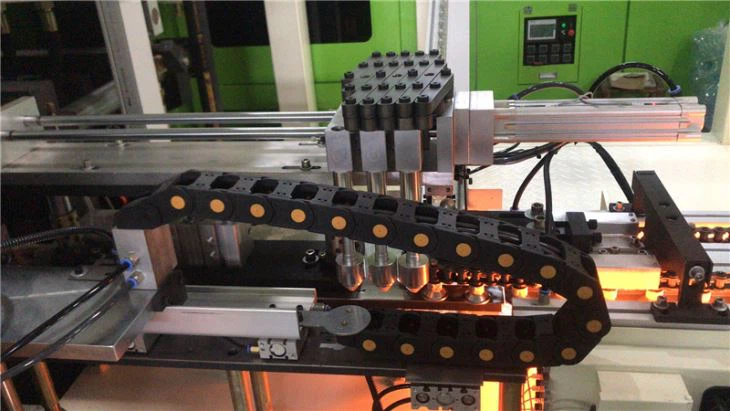 Full Automatic 3 Cavity Pet Plastic Water Bottle Blowing Machine2